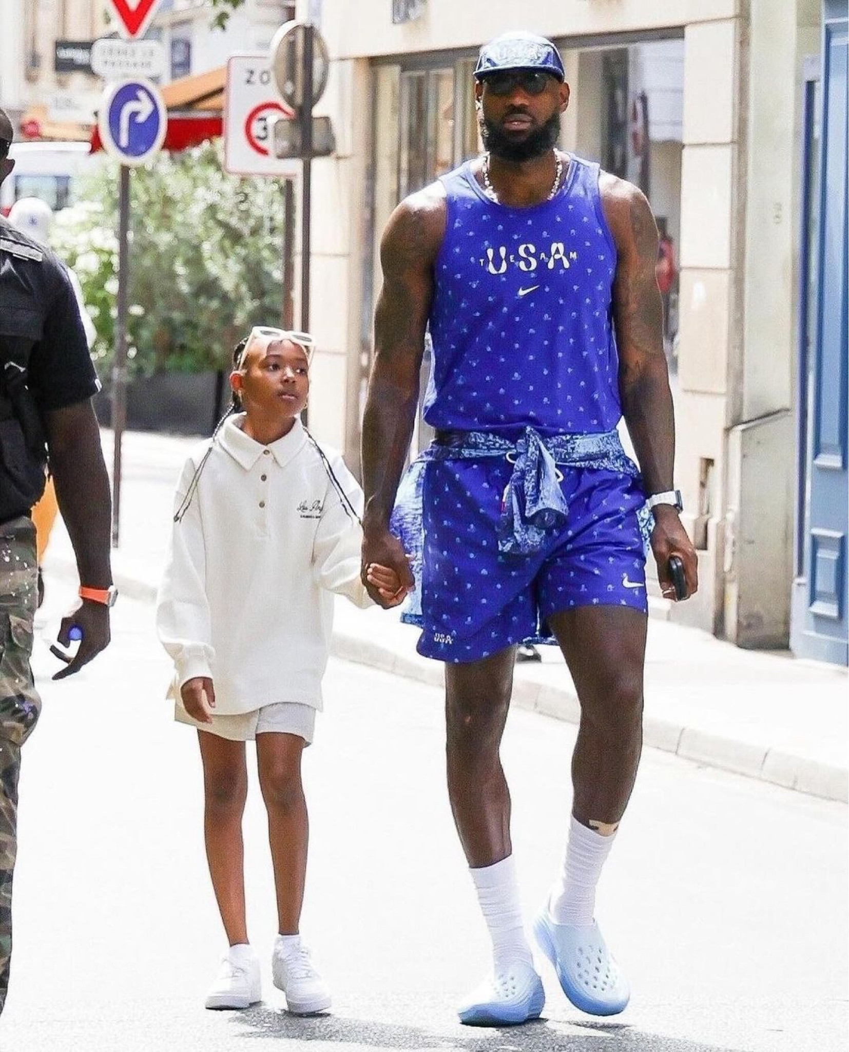 Olympic streets. LeBron James in Paris with his daughter Zhuri wearing Nike Reactx Rejuven8 sneakers. 

Shop Nike here: (https://rstyle.me/+p4Fma9gYozluEDamrMakUQ)

#LTKStyleTip #LTKMens #LTKShoeCrush