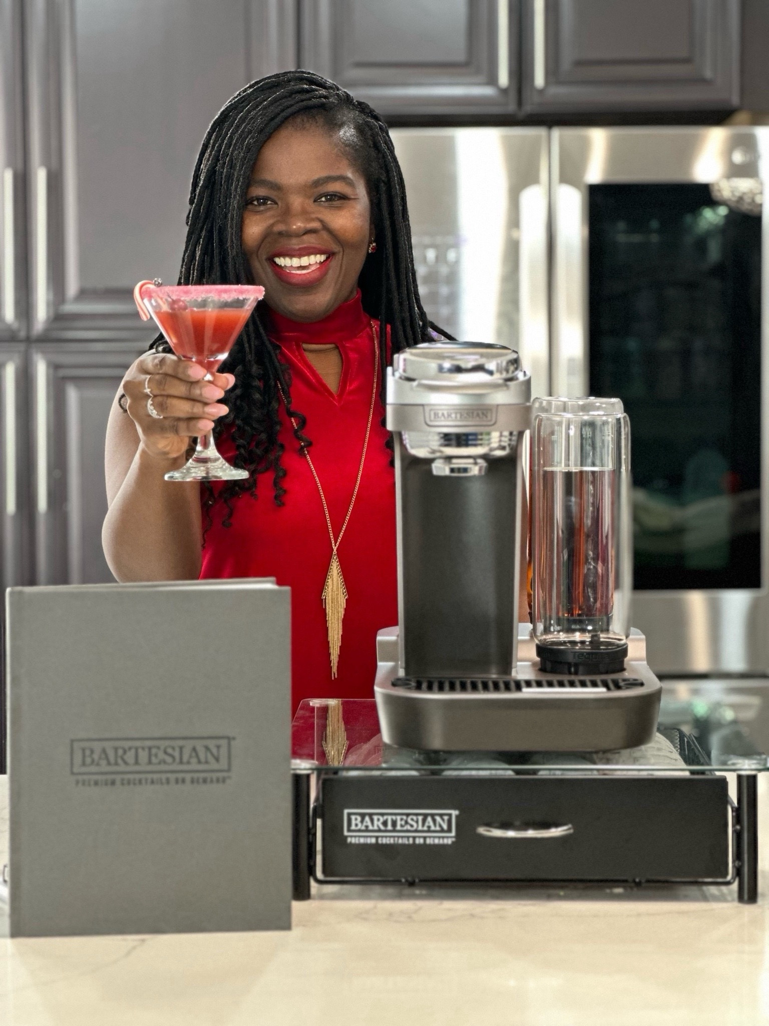 Indulge in your favorite drinks, freshly made and tailored to your taste, with the Bartesian Duet Cocktail Maker! The perfect addition to any home bar.
#kitchenmusthave #bartendingessentials #hostesslife #cocktailbar

#LTKHome #LTKSeasonal #LTKParties