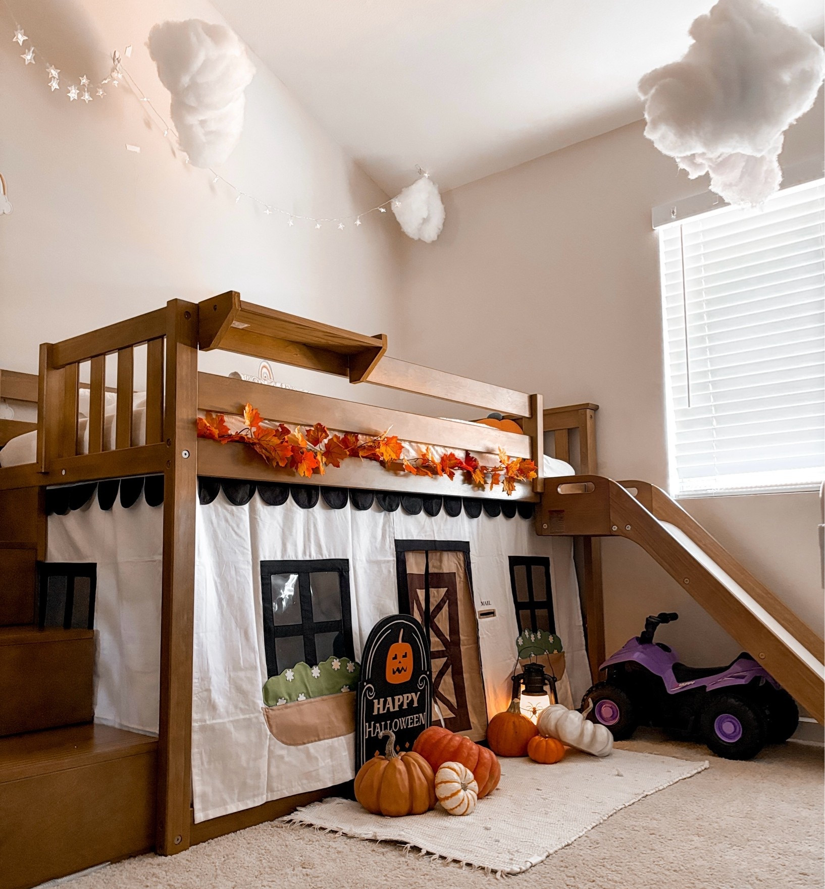 @maxandlilyfurniture #ad when your bed also doubles as a playhouse your can decorate for the seasons. 🍂🍁🎃