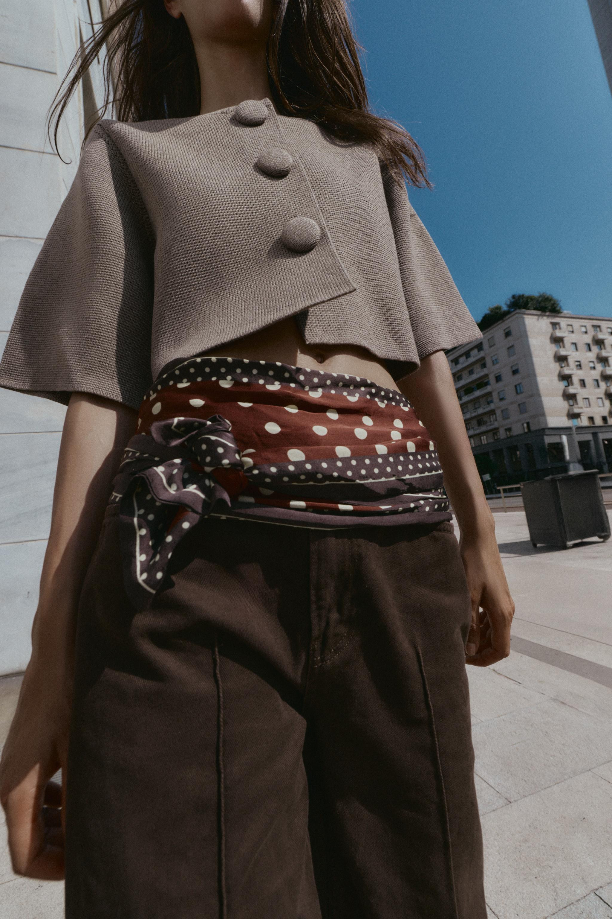 STRICKJACKE MIT BEZOGENEN KNÖPFEN | Zara DE