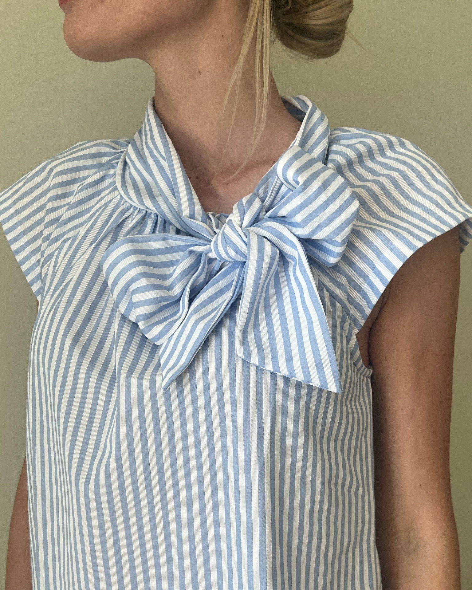 Ann Taylor blouse 
Work blouse 
Work outfit 
Law school outfit 
Lawyer outfit 
Attorney outfit 
Casual Friday work outfit 
Hamptons outfit 
Beach vacation
Charleston outfit 

Follow my shop @giannatomeo on the @shop.LTK app to shop this post and get my exclusive app-only content!

#liketkit #LTKstyletip #LTKunder100 #LTKworkwear
@shop.ltk
https://liketk.it/49EK6