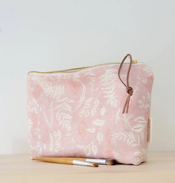 Floral Makeup Bag Pink and White Floral Cosmetic Bag Unique | Etsy | Etsy (DACH)