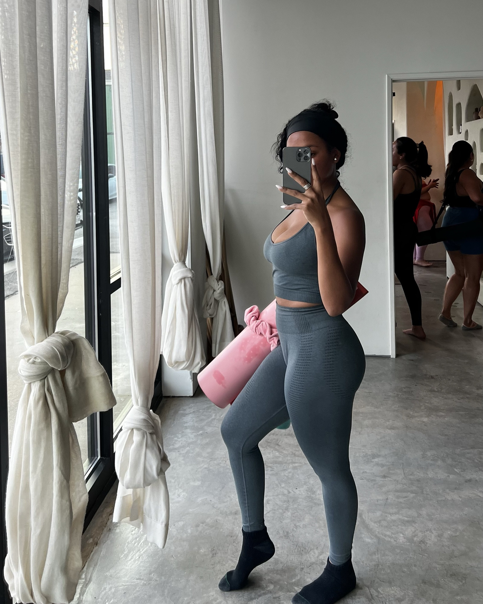My recent favorite workout sets 😍 it’s so hard to find cute workout says that you feel comfortable and postpartum, but these definitely make me feel confident. #workoutsets #gymclothes