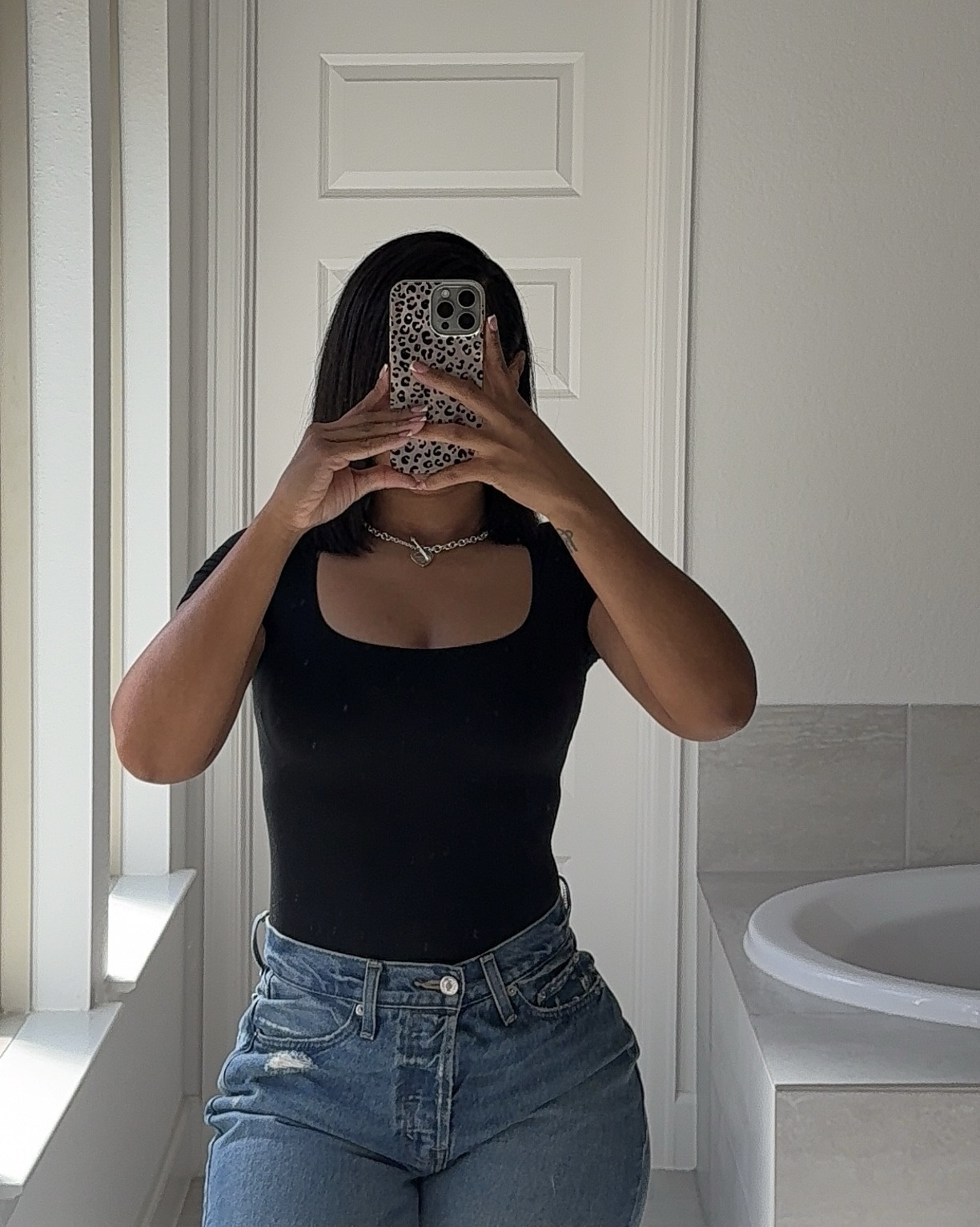 5’4 148lbs
Jeans: size 6
Bodysuit: size small