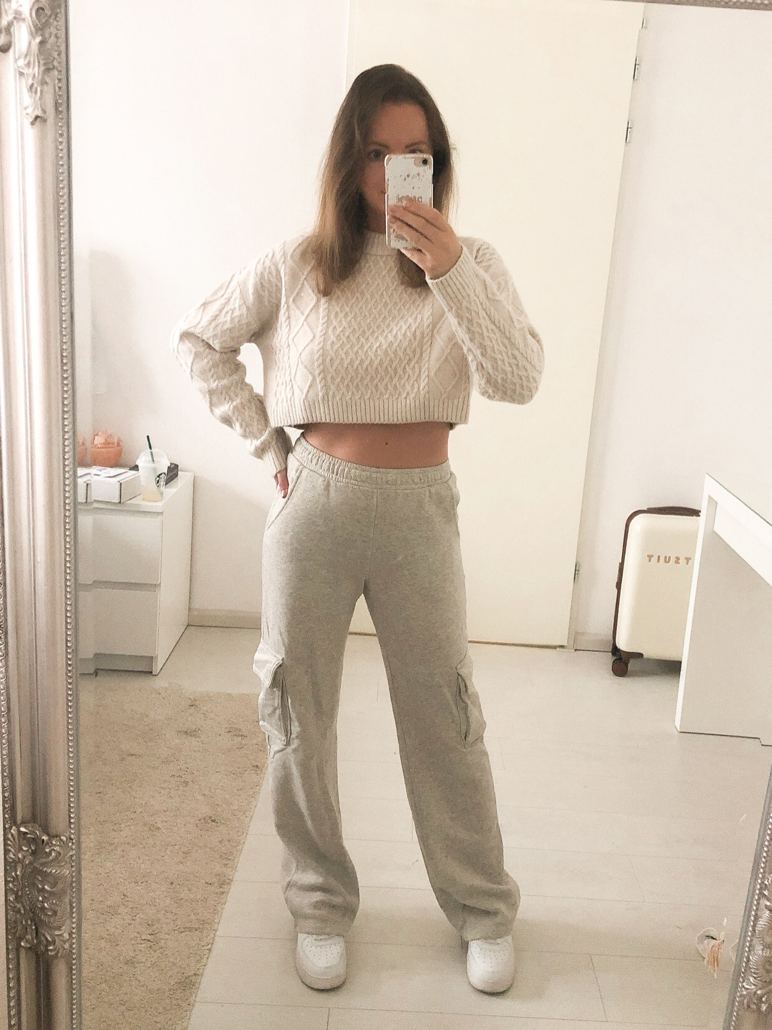 Oversized, baggy, hunkemoller, hm, h&m, casual, slouchy, wijde broek, cropped trui, neutrale tinten, neutrals, comfy, outfit inspiratie, ootd

#LTKstyletip #LTKeurope #LTKunder100