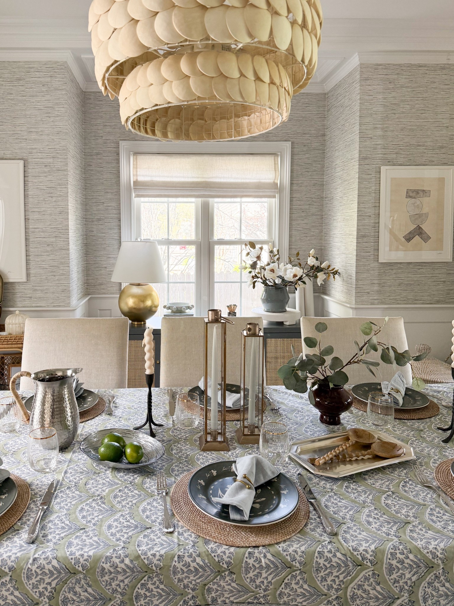 Spring entertaining and it’s oh so pretty 🩶

Linking some new favorites: the prettiest block print tablecloth, melamine dishes, serveware that makes a statement, hammered bronze candlesticks and colorful candles. 

Spring entertaining, summer entertaining, dining room inspo, dinner party, McGee & co, tabletop

#LTKHome #LTKSaleAlert #LTKSeasonal
