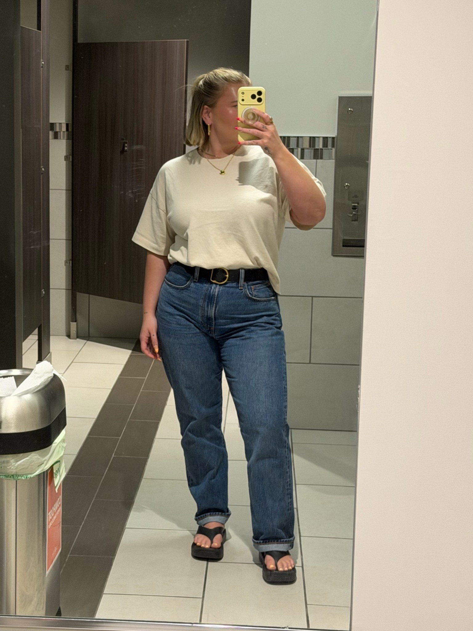 Jeans: https://on.ltk.com/+2LoQ2l0rZVk1aRpb9BZw5g