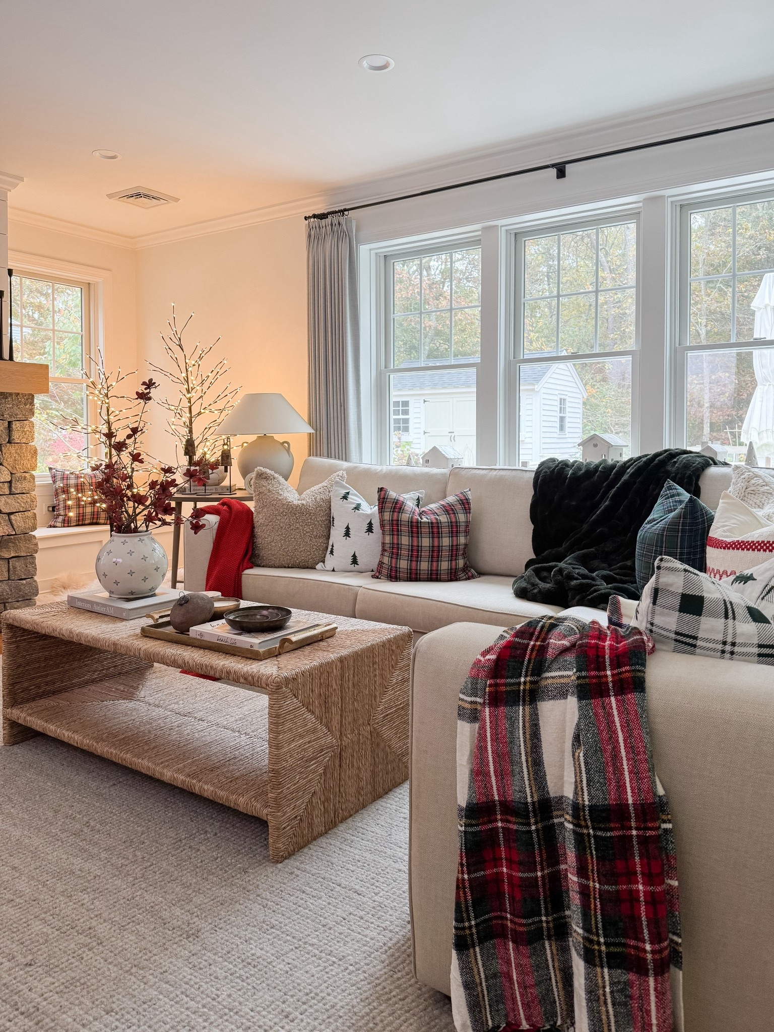 Holiday living room

Amazon home  Ralph Lauren Christmas decor  Coastal living room  throw blanket, throw pillows, potter barn sofa,  vase, jute rug, sherri calnan home 

#LTKHome #LTKHoliday #LTKFindsUnder50