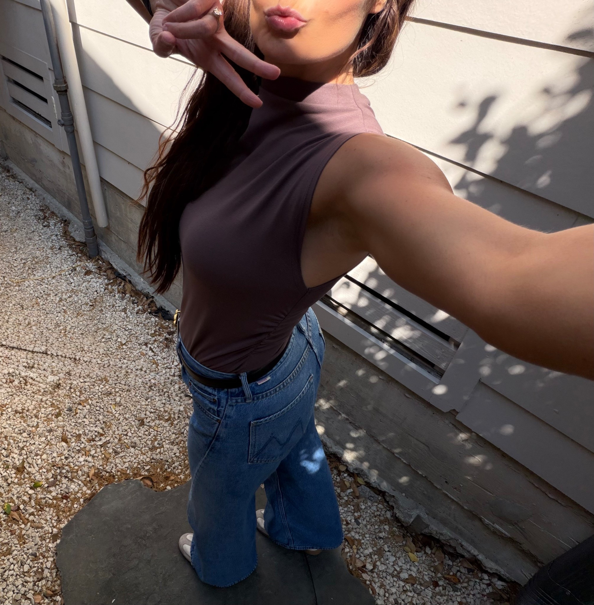 Finally loving the wide leg denim trend thanks to #mother

#denim #wideleg #motherdenim #sale #dealalert

#LTKTall #LTKootd #LTKSaleAlert