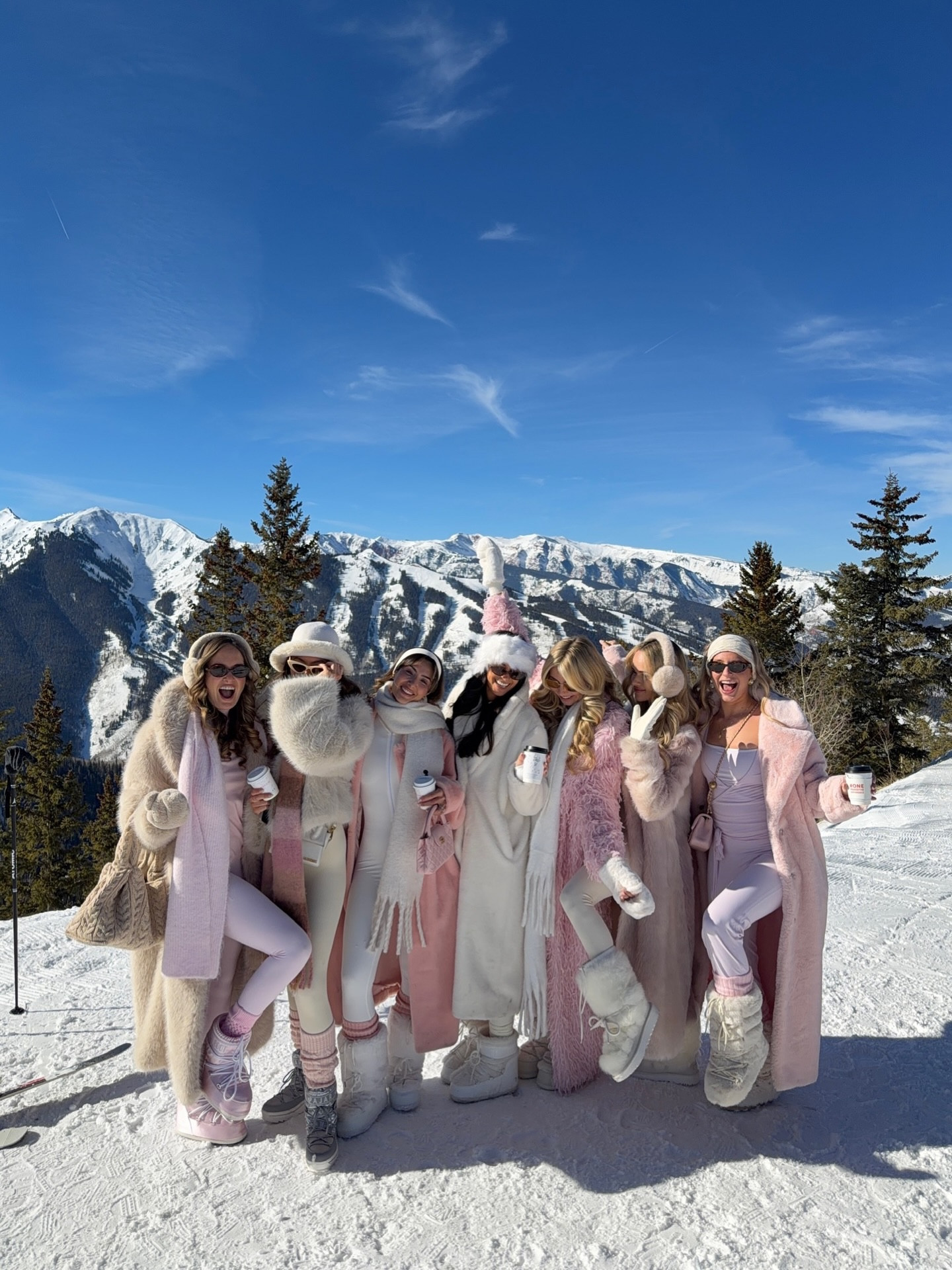 Après in Aspen❄️🎀🪽 
Coat: fashionnova
Workout set: exercere 

#girlstrip #winteroutfits #pinkaesthetic

#LTKSeasonal #LTKHoliday #LTKootd
