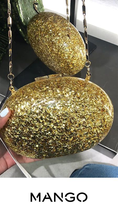 A clutch bag for any occasion ✨

New find: Under £60 🤯
-
Gold clutch bag - Clutch bag - Gold clutch - Mango clutch bag - Mango clutch 

#LTKwedding #LTKstyletip #LTKCyberWeek
