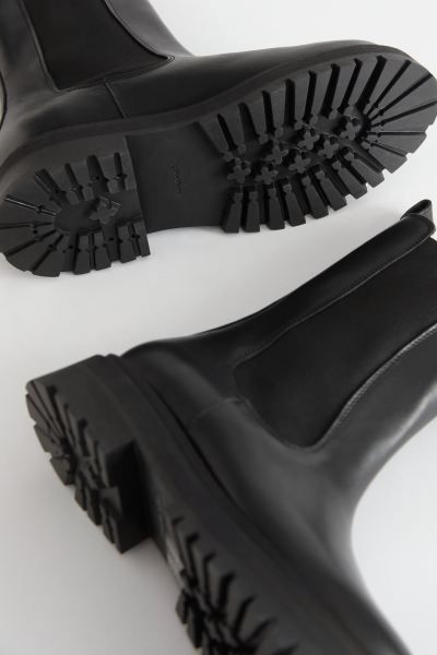 Chelsea-Boots aus Leder mit kompaktem Absatz | H&M (DE, AT, CH, NL, FI)