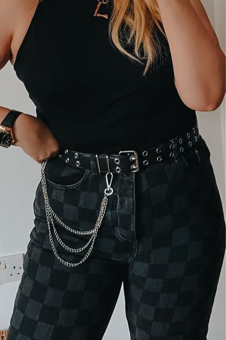 Chain belt 

#LTKSeasonal #LTKunder50 #LTKstyletip