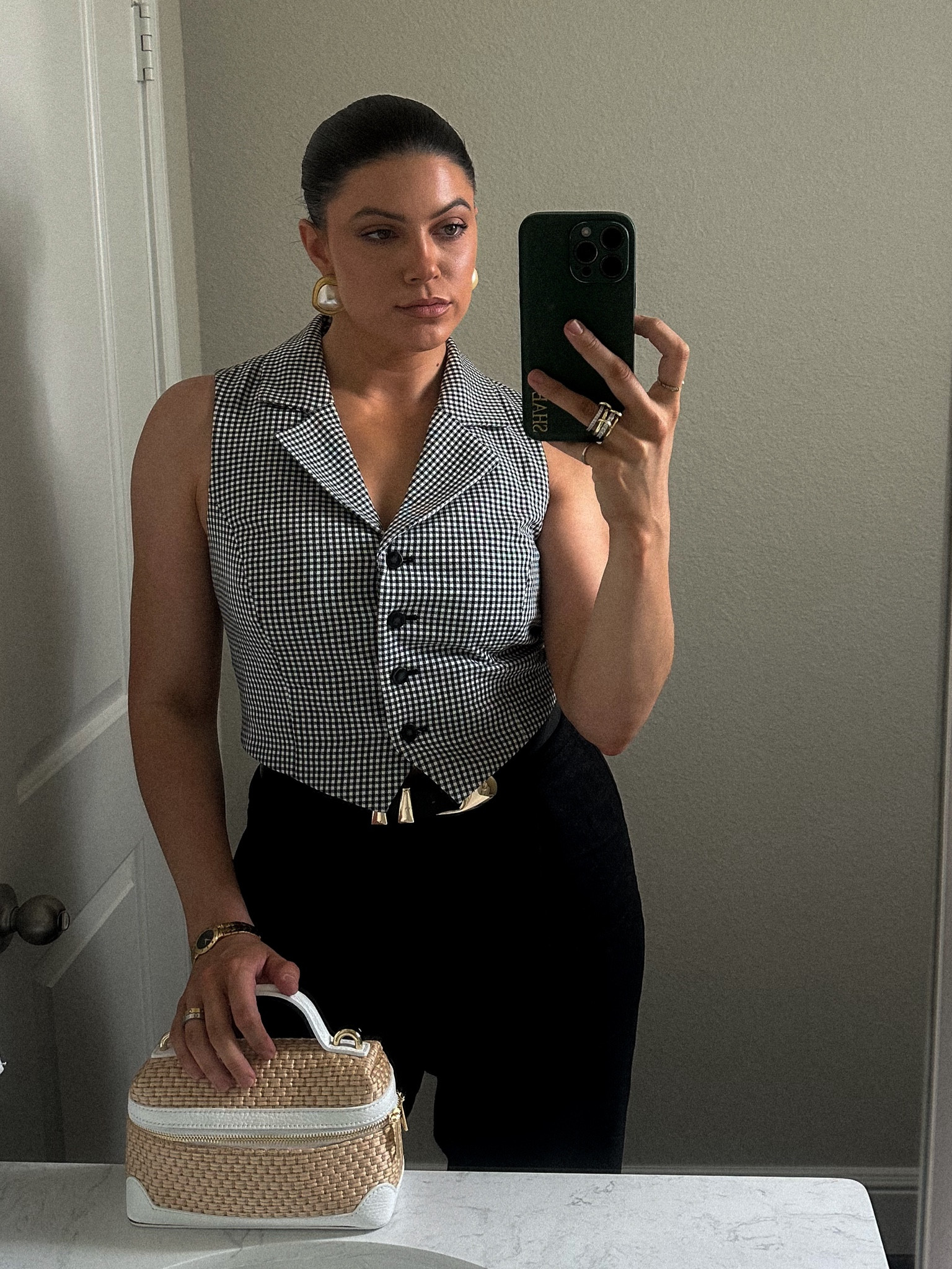 Chic outfit of the day


#LTKWorkwear #LTKFindsUnder50 #LTKStyleTip