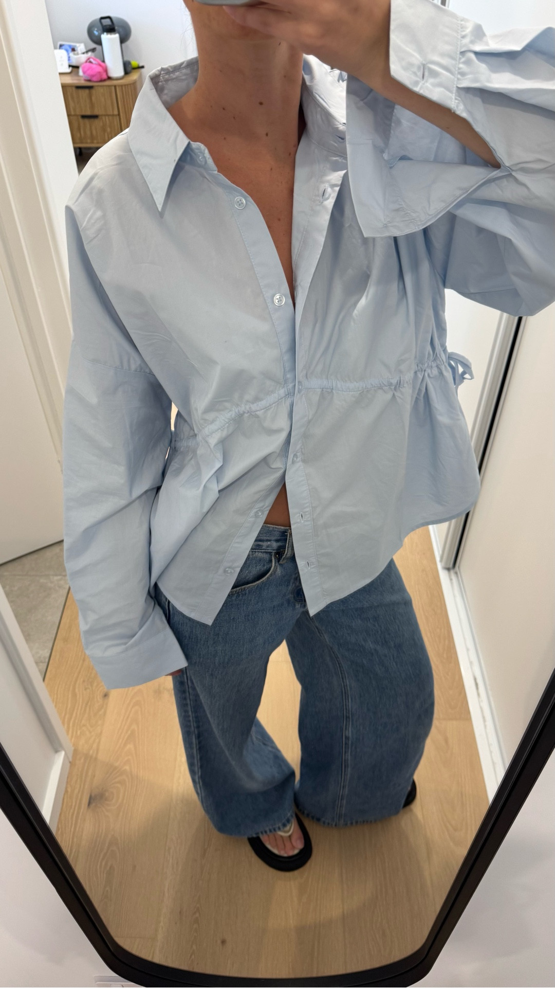 Obsessed with this shirt 🤍 Wearing the jeans in a size S + the shirt in a M for that perfect oversized look. 


#LTKjeans #LTKworkwear #LTKspring