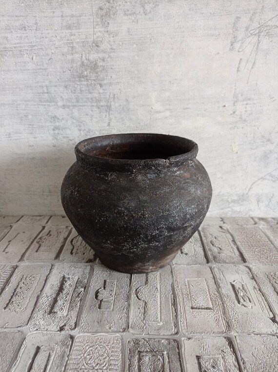 Old black vintage clay pot, Vintage pottery Old Ukrainian pottery, Rustic folk pot, Antique clay ... | Etsy (US)