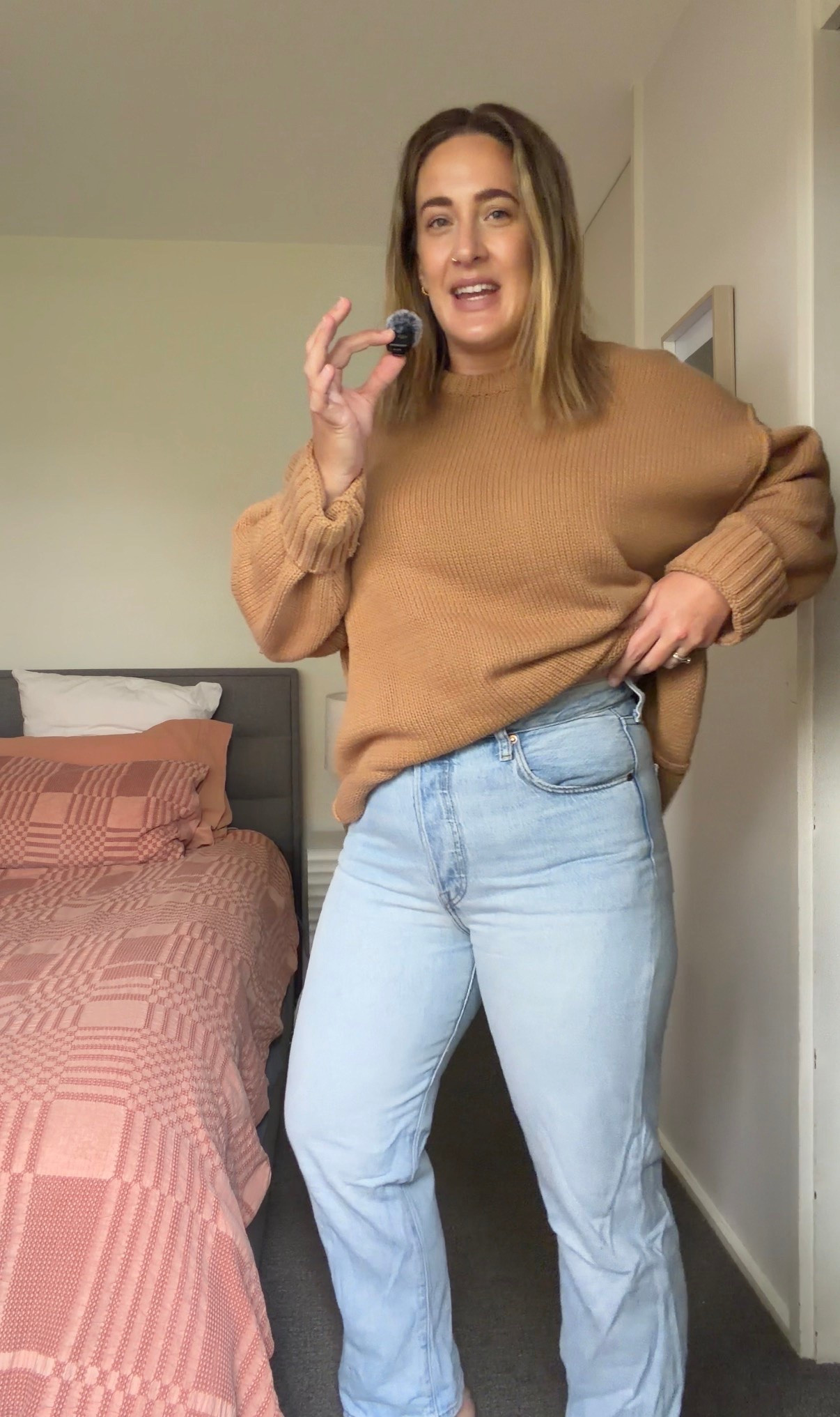 My favourite jeans don’t fit me.. but I still LOVE them 🫶🏼

Jeans- size 32 (need a 33/34)
Knit- size L 

#jeans #levis #knit #midsize

#LTKjeans #LTKmidsize #LTKstyletip
