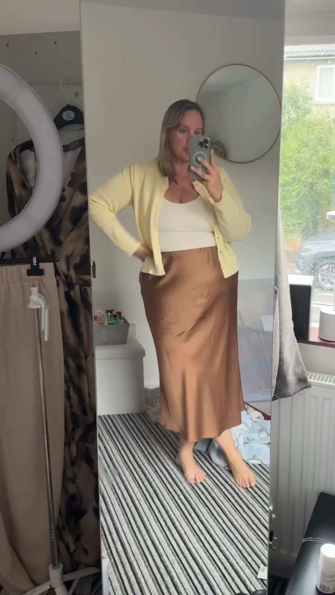 A satin skirt is a staple for me all year round! 

But particularly in autumn when you can pair it with a cardigan or jacket. 

#satinskirt #autumnfashion