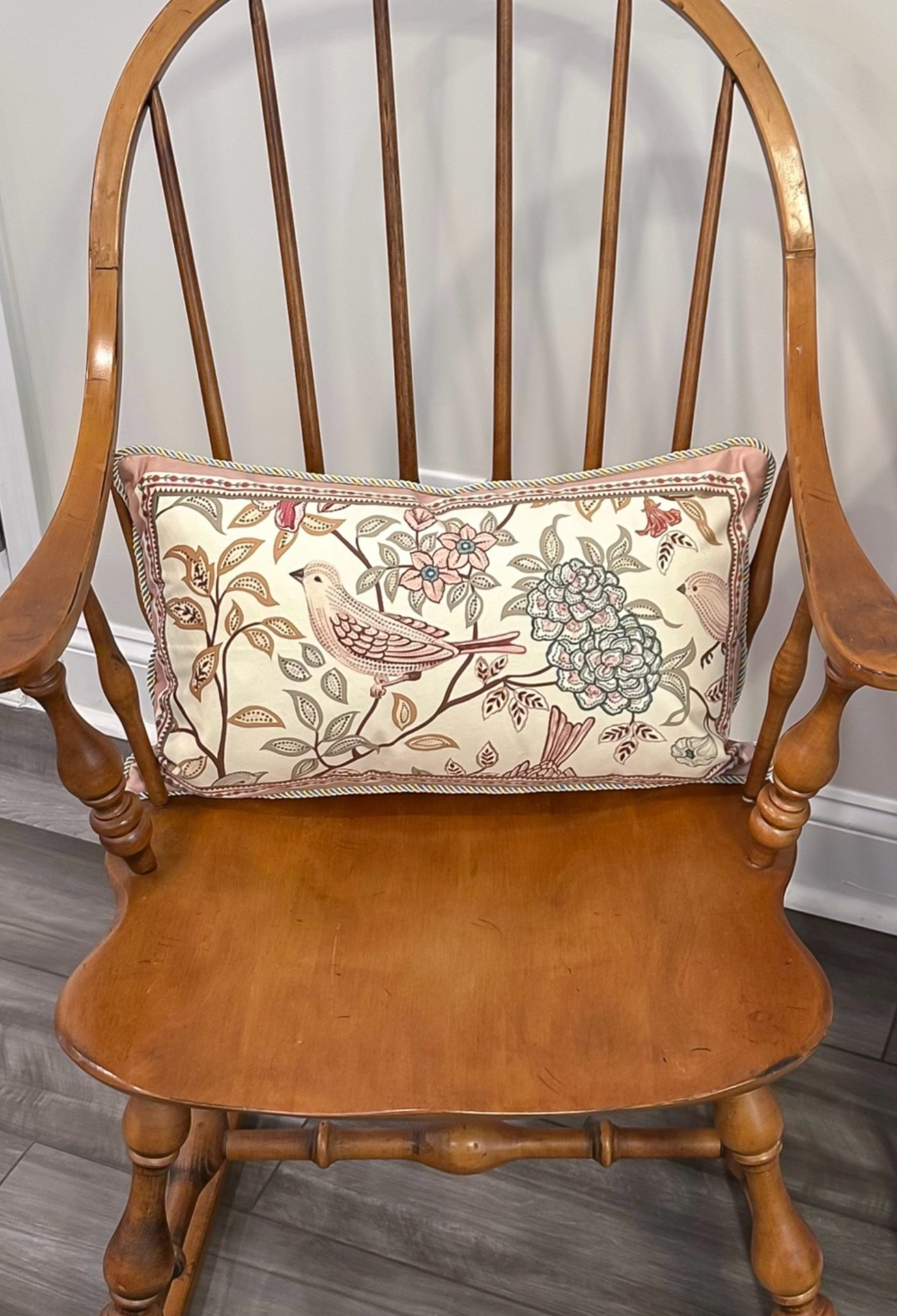 The absolute sweetest pillow cover! I wanted something special for my Grammie’s rocker & it’s perfect! Sweet birds & flowers with a braided trim for right at $20!

Linked the insert I got too! 

patdrea Designer Outdoor Pillows Covers Decorative Rectangle Throw Pillow Covers, Velvet Farmhouse Throw Covers 12"x 20",Vintage Floral Throw Pillow Case for Couch Sofa Bed Living Room

Home Decor. Amazon Home Find

#LTKHome #LTKSeasonal