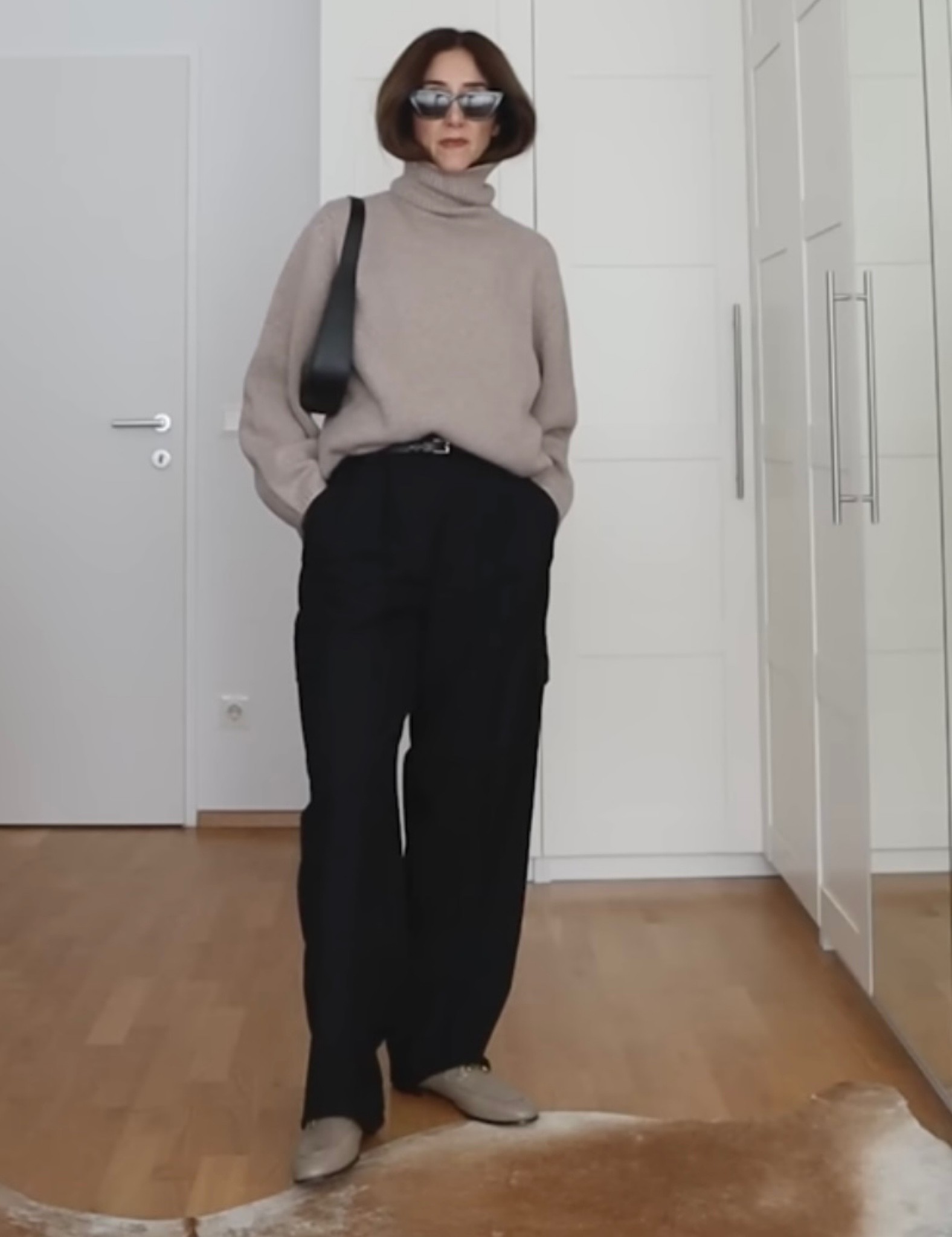 Fall outfit inspiration. Cashmere sweater 

#LTKworkwear #LTKitbag #LTKstyletip