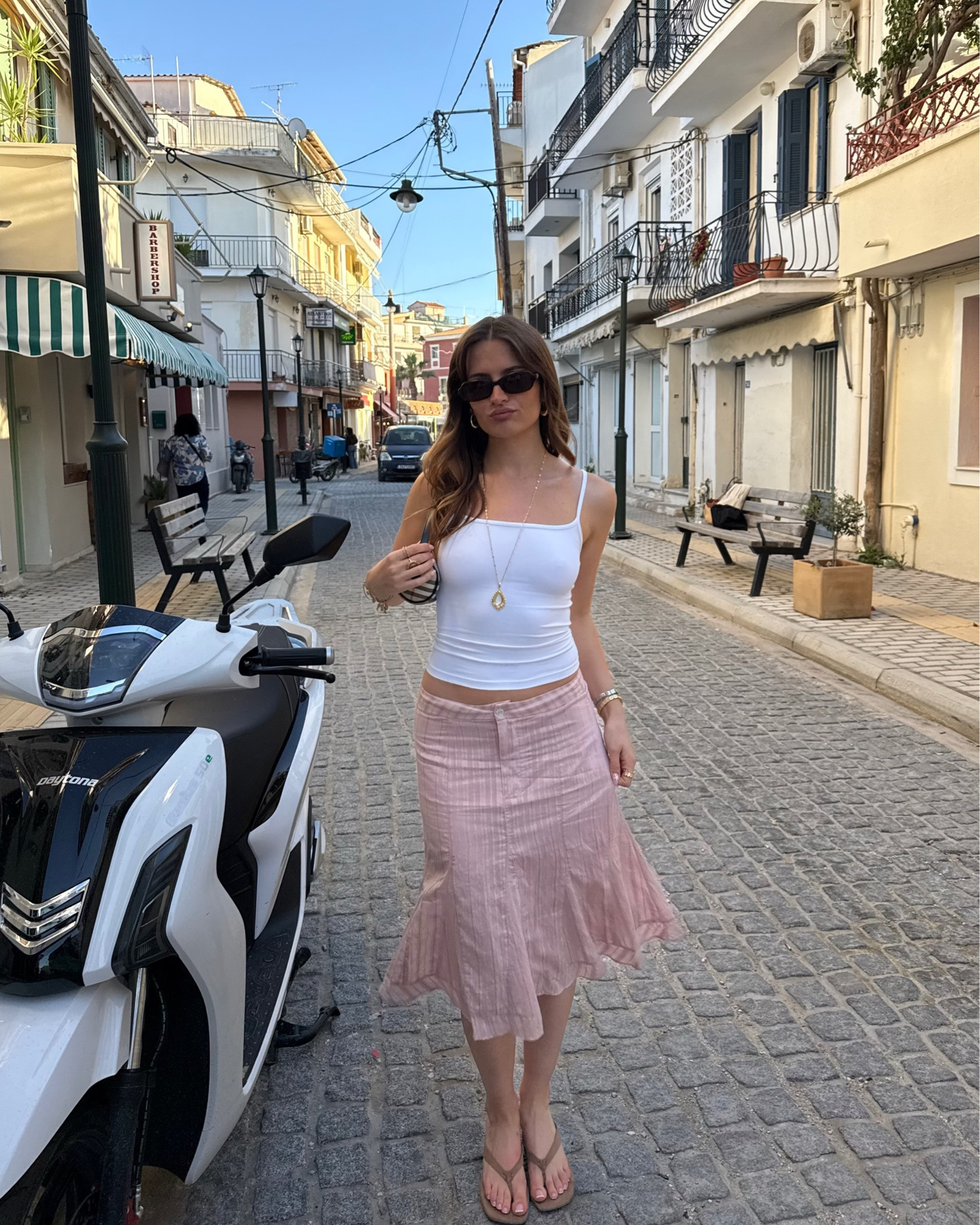 Me 🤝🏼 an awkward length skirt