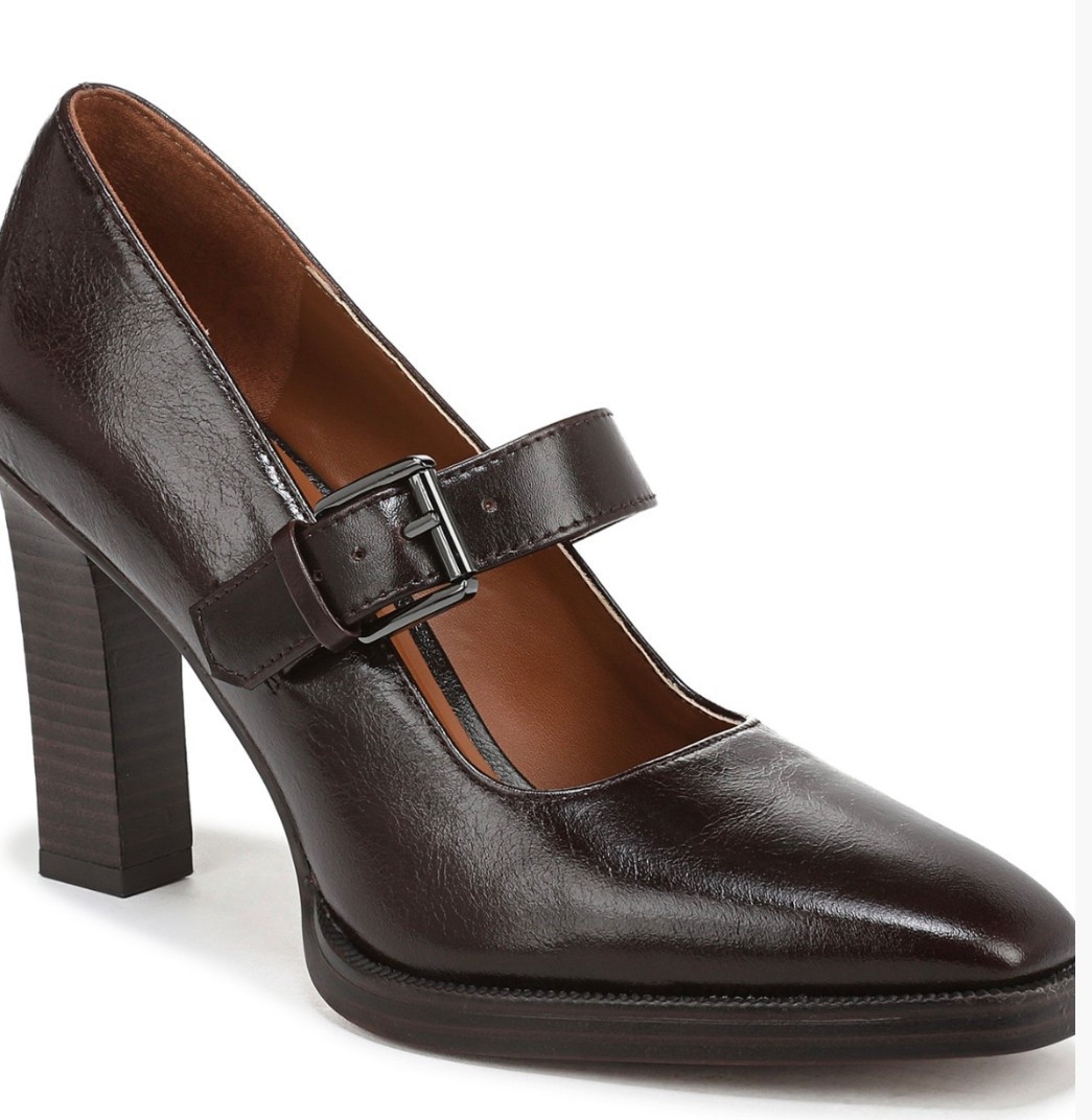 Square toe Mary Jane! 😳
This brand is super comfortable! 