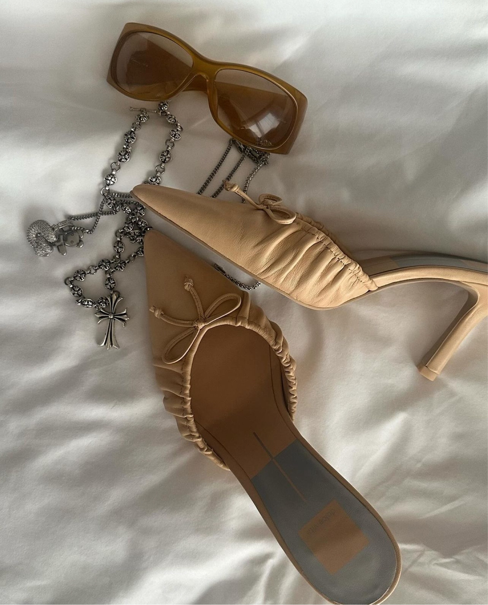 Just a girl and her accessories 

Accessories, necklace, sunglasses, heels, cross necklace

#LTKStyleTip