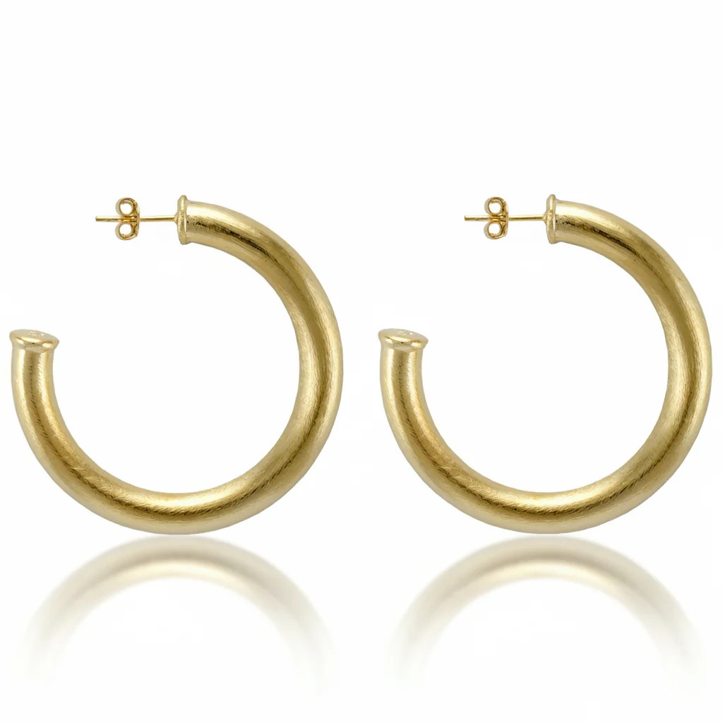 Chantal Hoops | Sheila Fajl