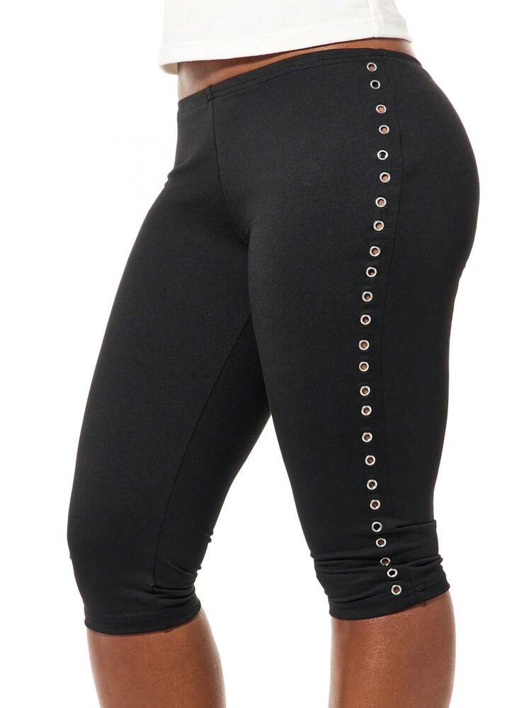 SUMWON WOMEN Edgy Jersey Capri Leggings With Metal Eyelet Side Detail Fashion Fitted Mid Rise Stretch Pants | SHEIN