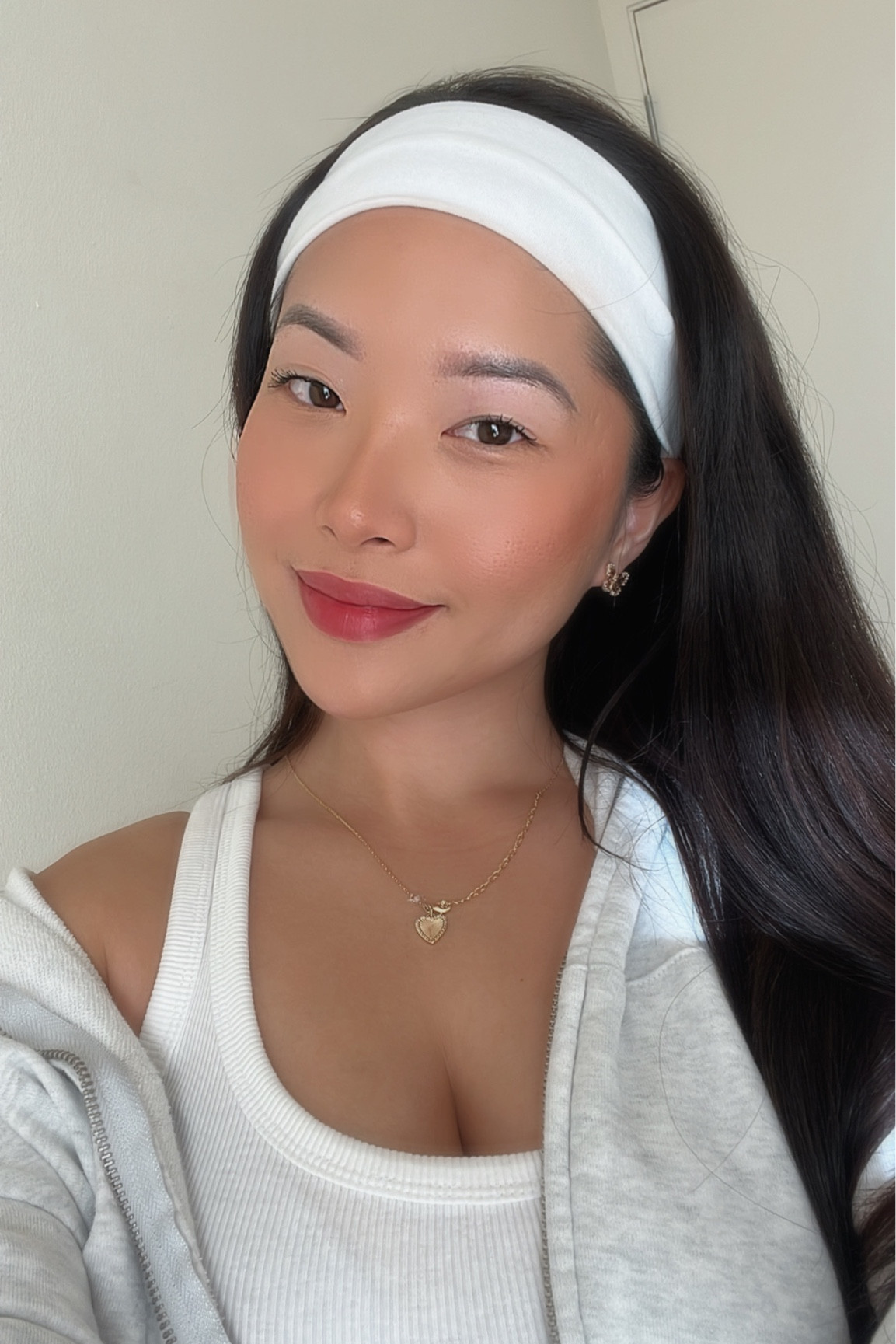 Everyday makeup routine 
Simple natural makeup look
Estée Lauder foundation and concealer, NARS blush, Rare Beauty highlighter, Saie cream contour, Charlotte Tilbury setting spray, Fenty Beauty lip stain, Lawless Forget the Filler Plumping lip gloss, L’Oréal lash paradise mascara 

#LTKMostLoved #LTKfindsunder100 #LTKbeauty