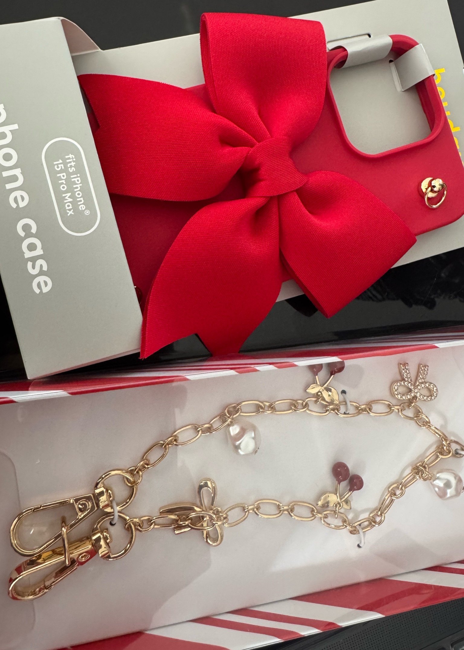 Hello guys!

Recently, I have been using target a lot and I noticed there is a bunch of sale offers that you guys can’t  miss.  
I bought a few stuffs I will start publishing it . This beautiful case and cute chain are one of them . There are some other options but these got my attention , it has the christmas spirit on them. 
Go to target and check out their amazing offers!! 



#LTKSaleAlert #LTKCyberWeek #LTKHoliday