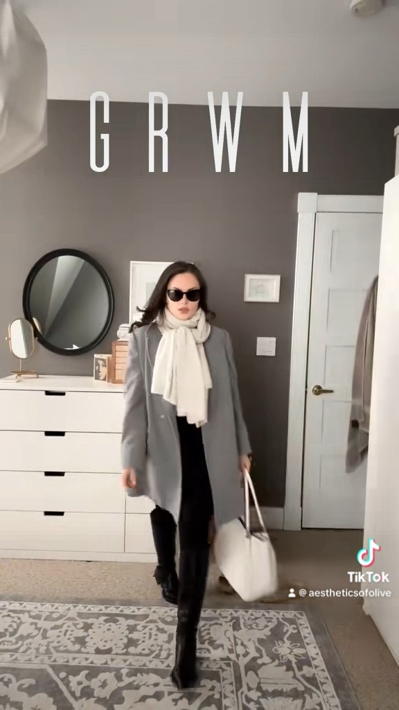 Wearing a Medium in the sweater & leggings. 

#LTKstyletip #LTKmidsize #LTKworkwear