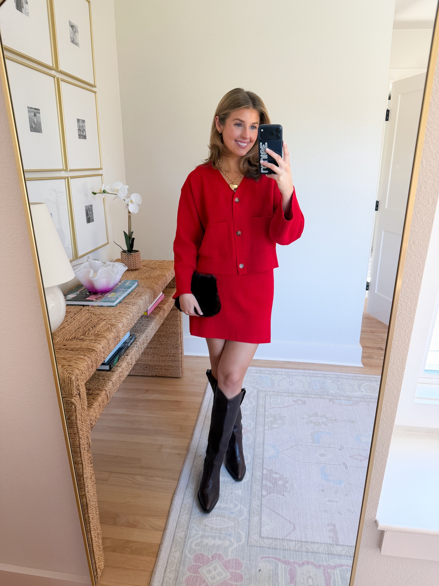 Valentine’s Day outfit idea! Wearing a S