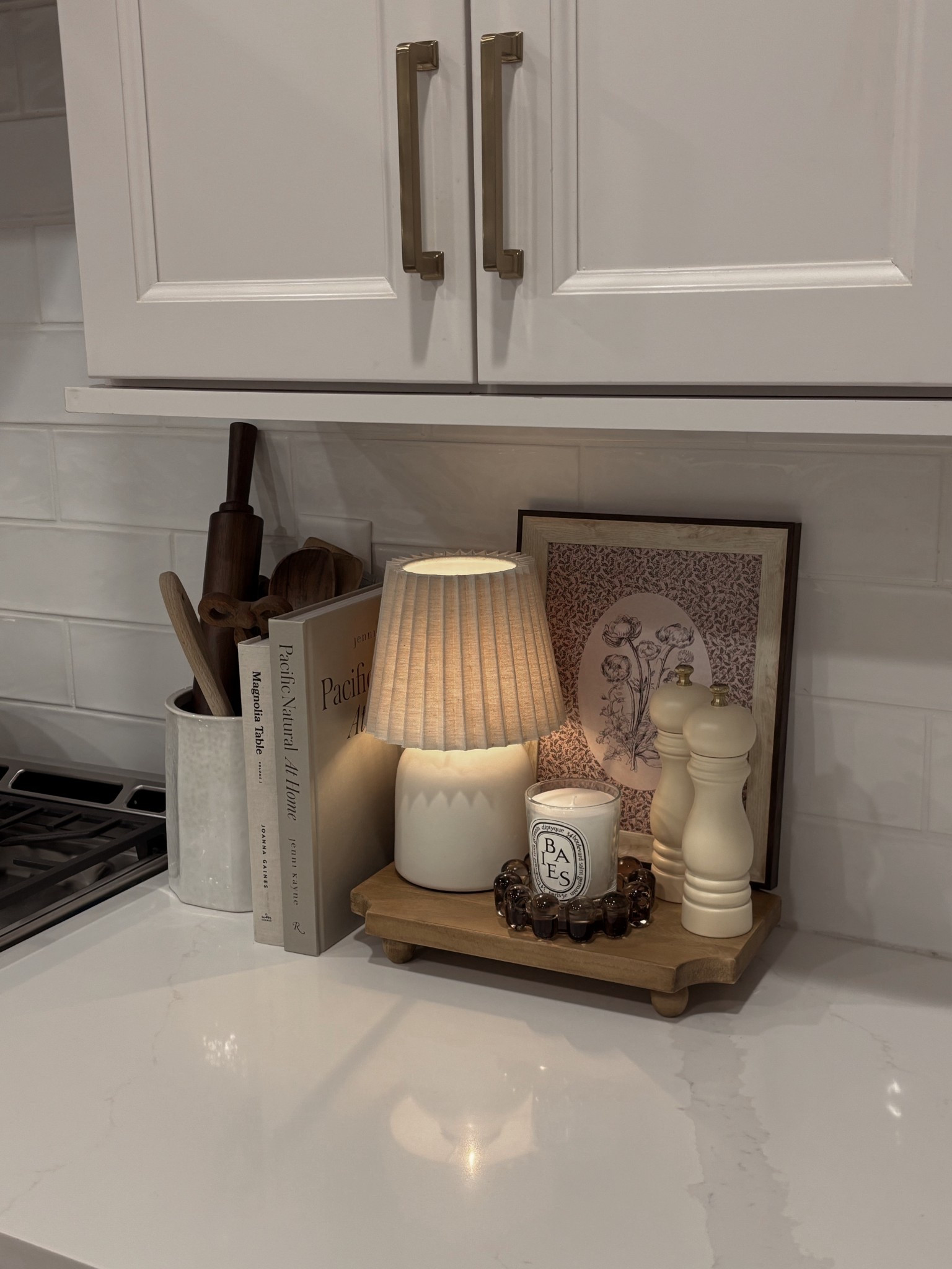 Neutral kitchen decor inspo 🤍 this lamp is only $12 from Target and framed art is only $15 from amazon! Love this little set up! 🫶🏼 

#LTKSaleAlert #LTKHome