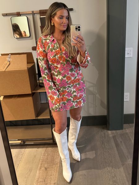 CUTEST Spring dress from Show Me Your Mumu! It has a sweater material but super lightweight! It was comfortable to wear all light! 

Wearing size medium 

Spring outfit, spring dress, long sleeve dress, date night dress, night out outfit, baby shower dress, dress with boots 

