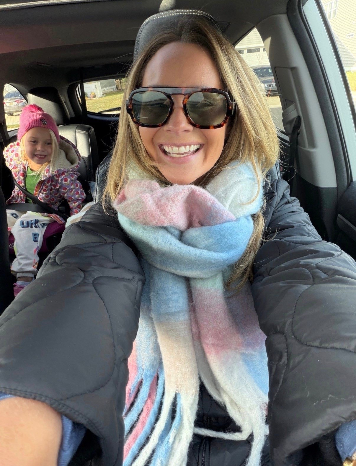 School drop-off but make it cozy. This quilted jacket is lightweight but warm, the oversized scarf is doing the heavy lifting, and these sunglasses instantly pull it together. Easy, comfy, and actually practical for real life.
Linked everything here — perfect for errands, drop-off, or weekend runs when you still want to look put together.


quilted jacket, winter mom outfit, cozy scarf, everyday winter outfit, casual cold weather look, neutral winter style, school drop off outfit, mom style