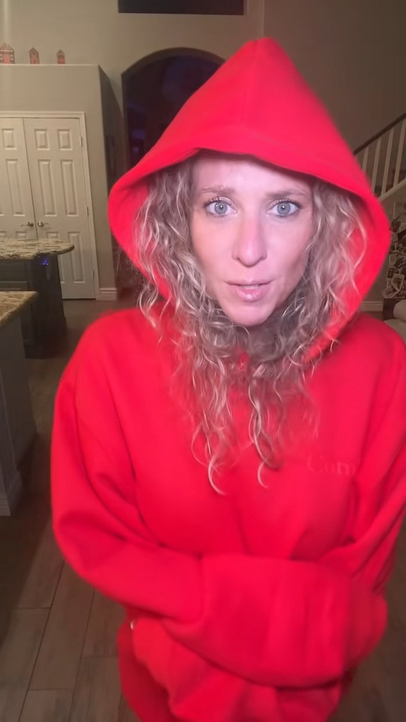 You NEED this Comfrt Minimalist hoodie! 
#hoodieseason #cozy #cozyvibes #comfrt #Comfrtfamily #comfrthoodie #confrtsweats #cementcolor #likewearingahug 