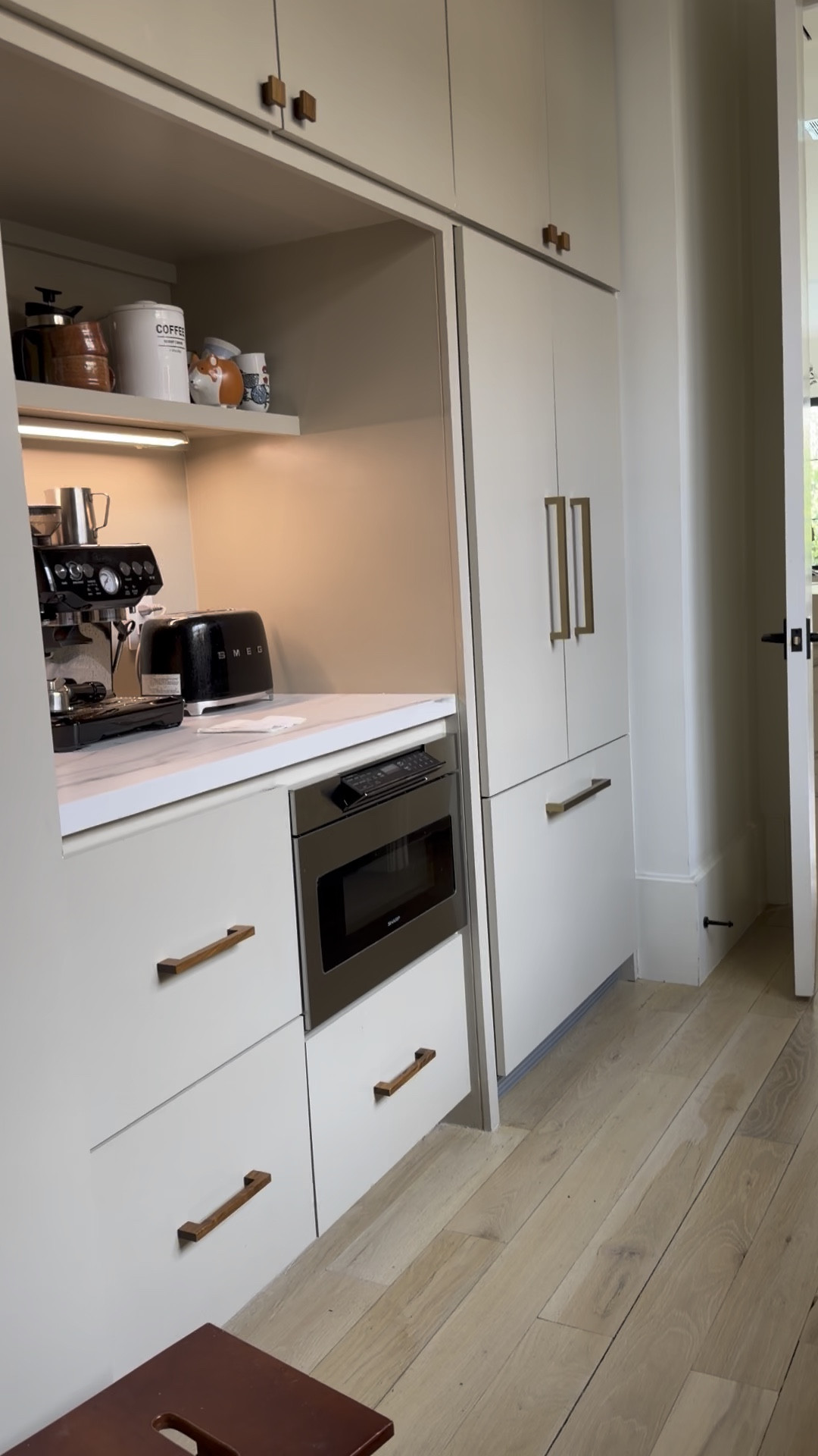 I freaking love these pants. I had to have them hemmed because WOW they were designed for a model height and not a shorty like me. Everytime i wear them I get so many compliments!  

 #LTKootd #LTKmomlife #LTKWorkwear