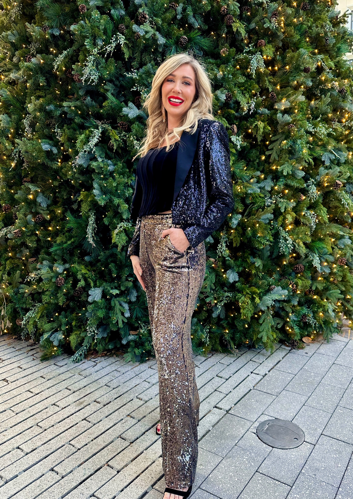 Wearing M & size 6

Sequin blazer, sequin pants, holiday outfit, party outfit, express fashion

#LTKSeasonal #LTKHoliday #LTKparties