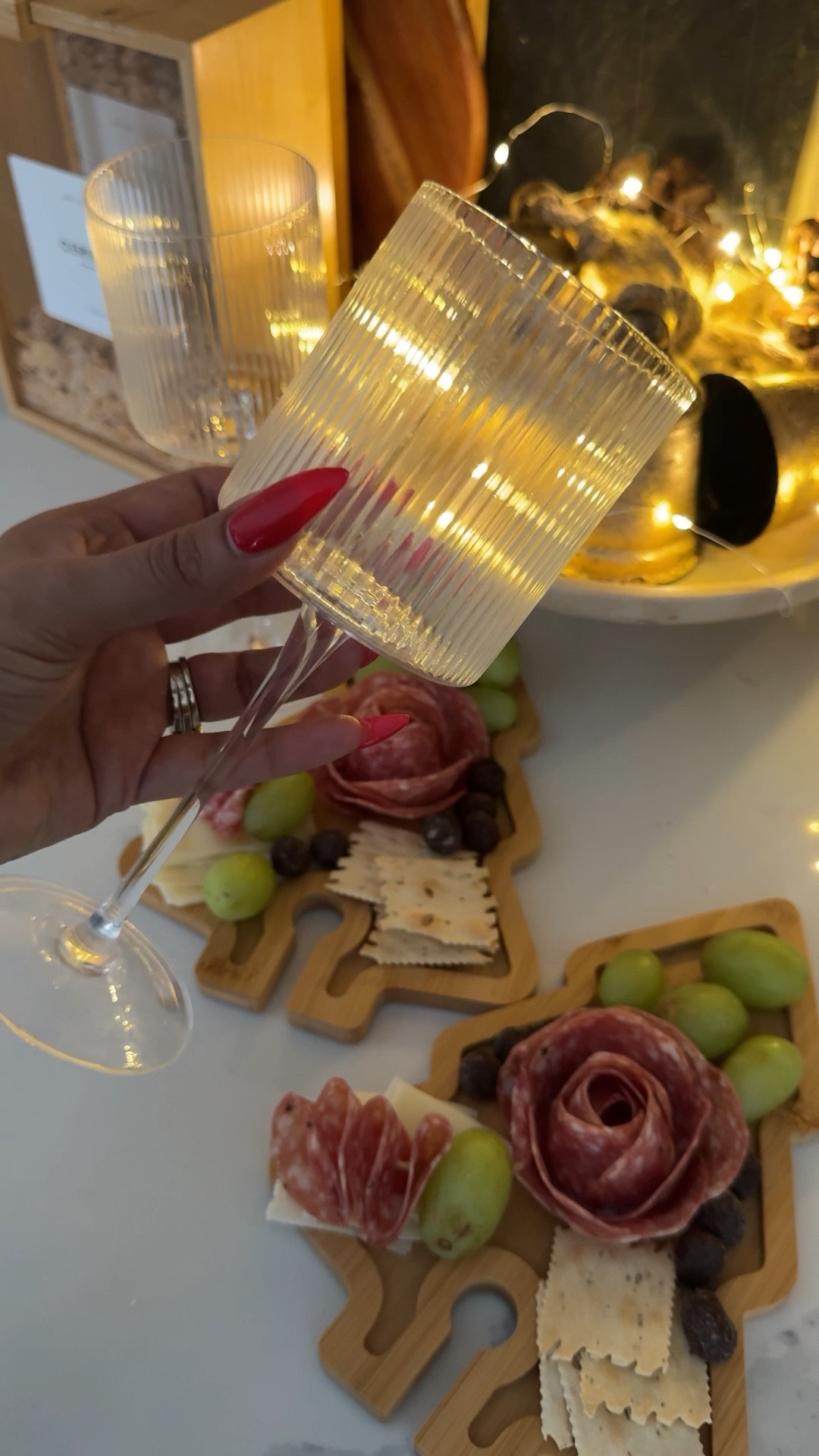 holiday hosting ideAs
these mini charcuterie boards are so cutee

#LTKHome #LTKHoliday