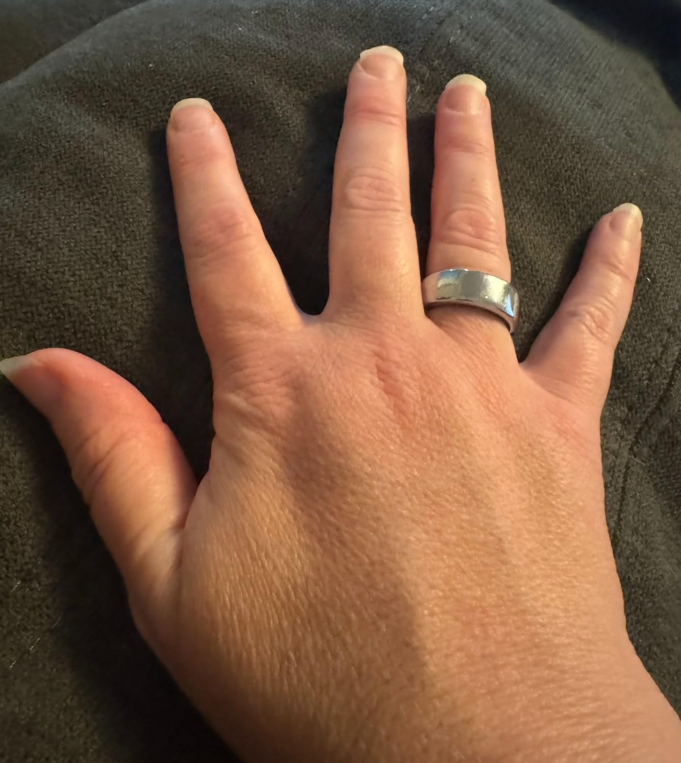 Oura Ring Gen3 Horizon - Stealth - Size 6 - Smart Ring - Size First with Oura Sizing Kit - Sleep ... | Amazon (US)