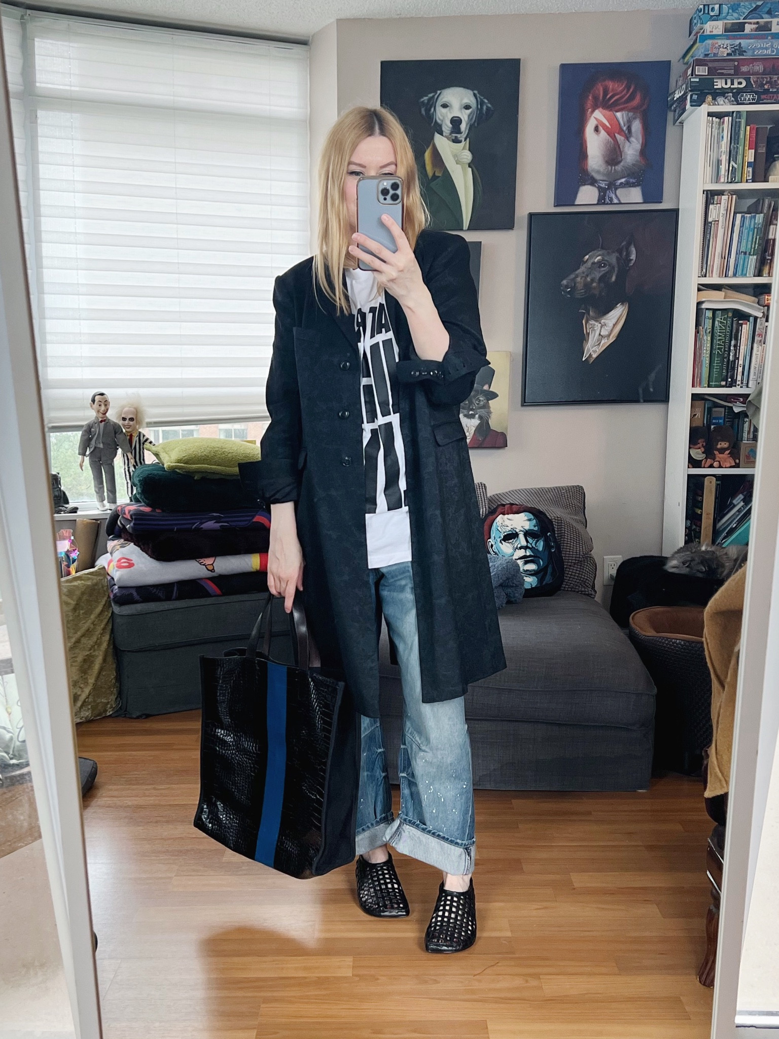 Don’t fret, it’s not exceptionally hot today and the jacket is linen blend.
Jacket is vintage, bag and t-shirt are secondhand.
 •
#springlook #driesvannoten  #torontostylist #StyleOver40  #secondhandFind #fashionstylist #slowfashion #FashionOver40  #MumStyle #genX #genXStyle #shopSecondhand #genXInfluencer #genXblogger #secondhandDesigner #Over40Style #40PlusStyle #Stylish40


#LTKOver40 #LTKStyleTip #LTKSeasonal