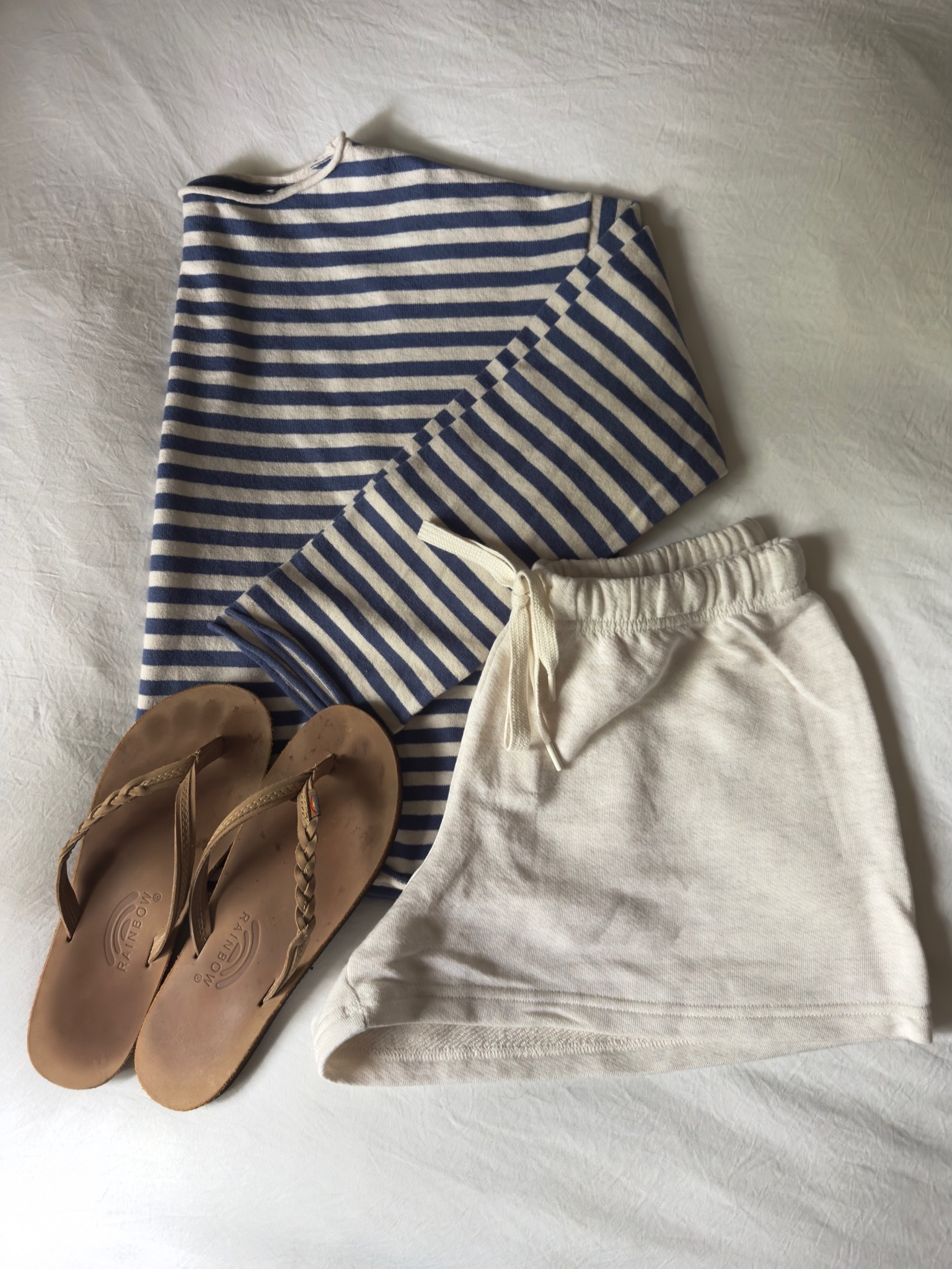 Best summer sweater 💛

#aerie #rainbowflipflops #sweater #stripes #outfitinspo #coastal #casual #cozy #loungewear

#LTKootd #LTKSeasonal