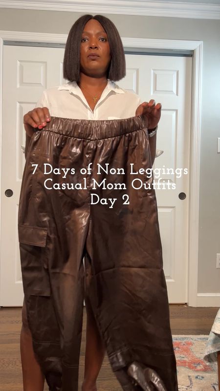 Casual mom outfit no leggings 
#momootd #momstyle #styleover30 #tibi  