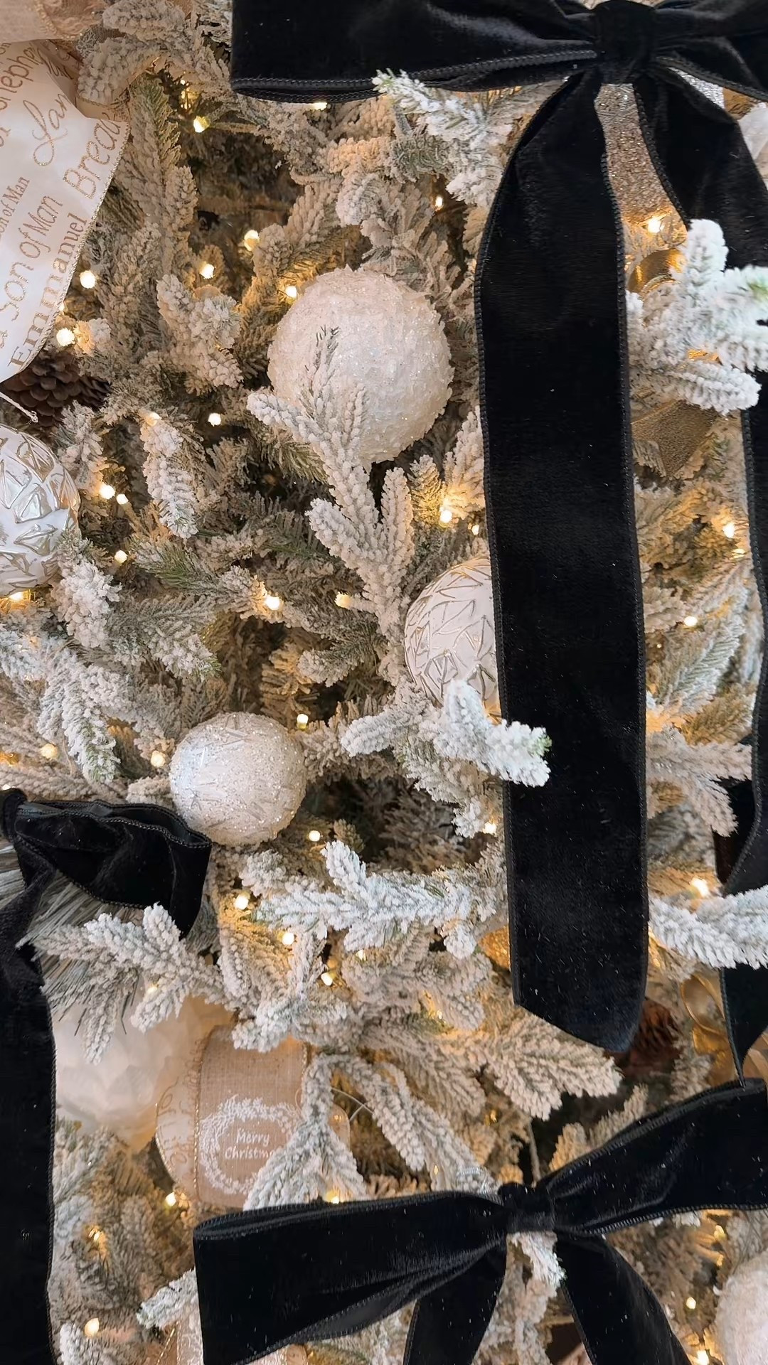 Elegant Christmas Tree Decor | Holiday aesthetic. 

#christmasdecor
#christmastree
#christmascountdown
#elegant

#LTKSeasonal #LTKHome #LTKHoliday