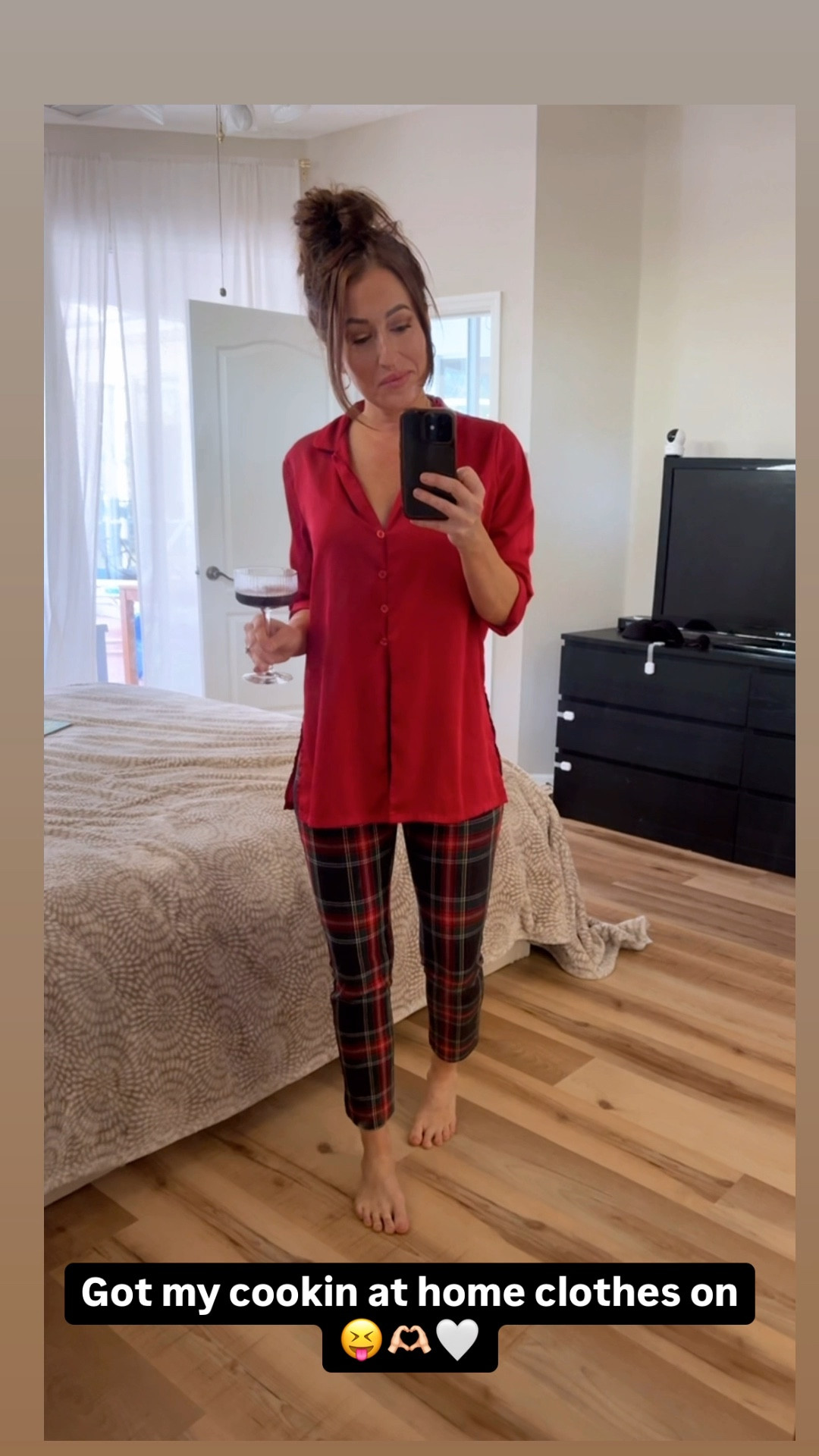 The cutest holiday plaid pants for $25! I’m wearing a size 2!

Top is a pajama top from last year. Can’t find the link 

#LTKStyleTip #LTKSaleAlert #LTKHoliday