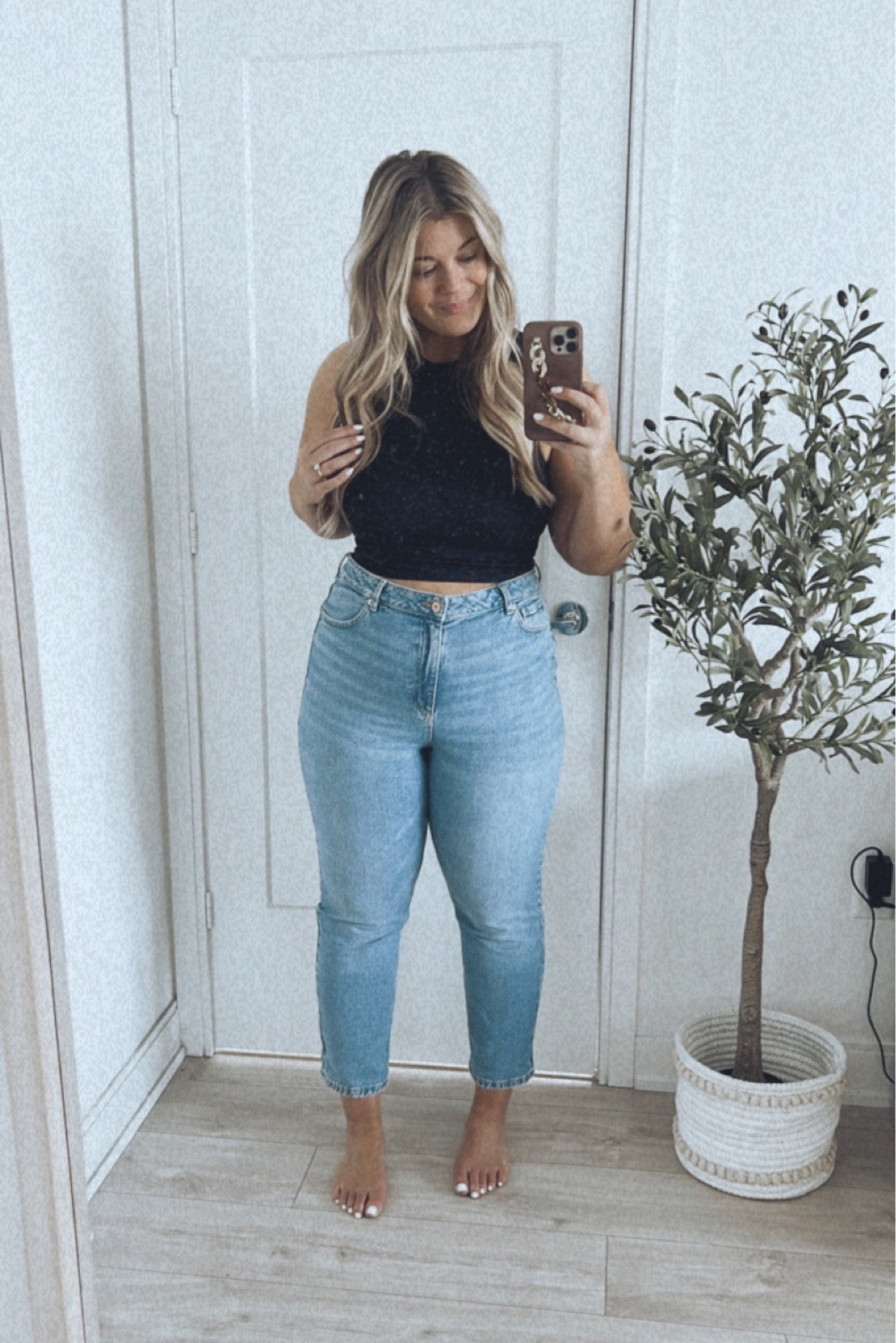 Midsize Curve Friendly Jeans - wearing a size 32 Long but could do a 31 Long - both US and Canada links are there to shop

#LTKstyletip #LTKcurves #LTKSeasonal