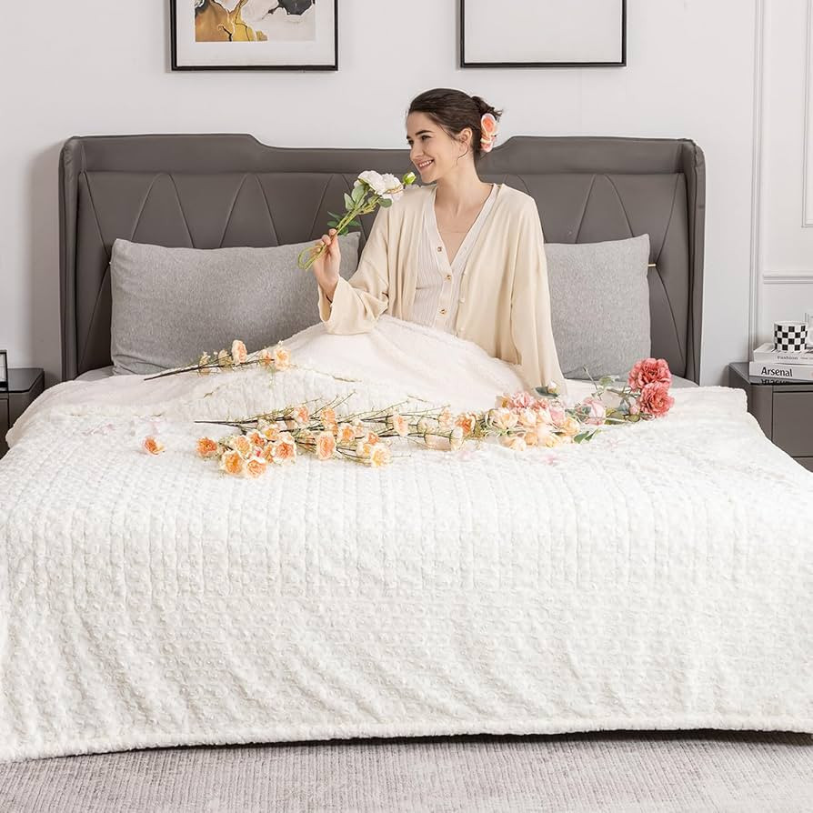 WOOMER Heated Blanket 77"x 84" [Spring Blossom Collection], Electric Blanket Full Size, Cozy Faux... | Amazon (US)