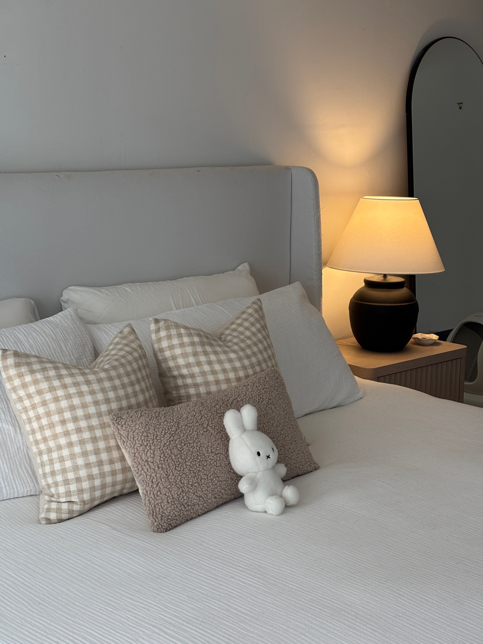 Neutral bedroom reset 🤍
#neutralbedroom #bedroominspo #cozybedroom #apartmentbedroom

#LTKHome #LTKmorningroutine #LTKdayinmylife