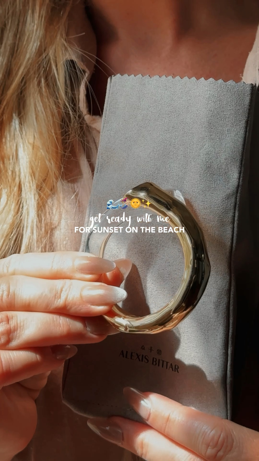 golden hour ✨☀️ the days are getting longer and longer 🙌🏽🌊☀️ obsessed with these unique textured pieces from Alexis Bittar ☀️ ✨👸🏼 #ad #partner 